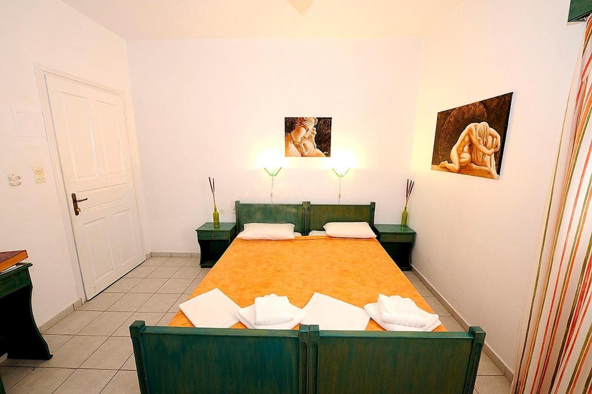 Manousos Rooms Adamantas  Esterno foto